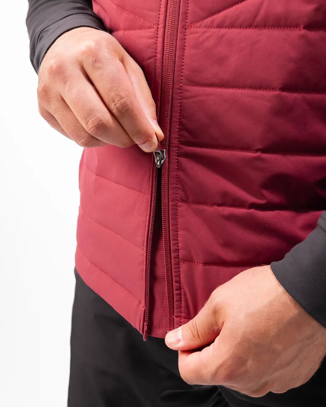 Approach Men’s Vest - Garnet