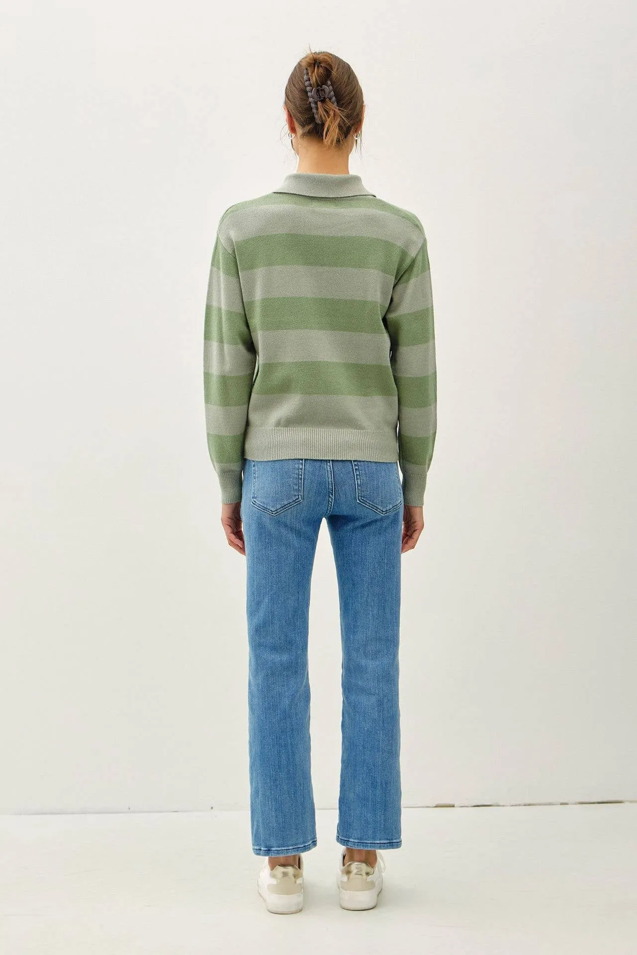 LARGE STRIPE COLLARED SWEATER