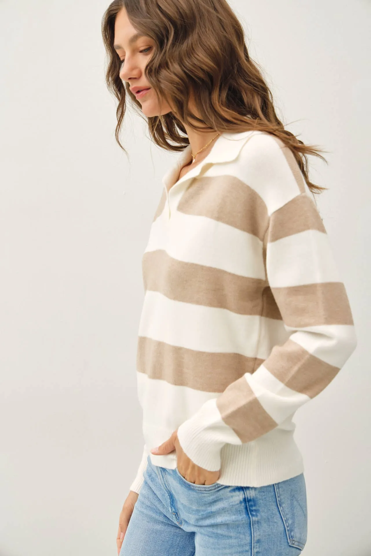 LARGE STRIPE COLLARED SWEATER